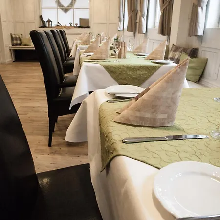 & Restaurant Schwarzes Kreuz 3* Fürth